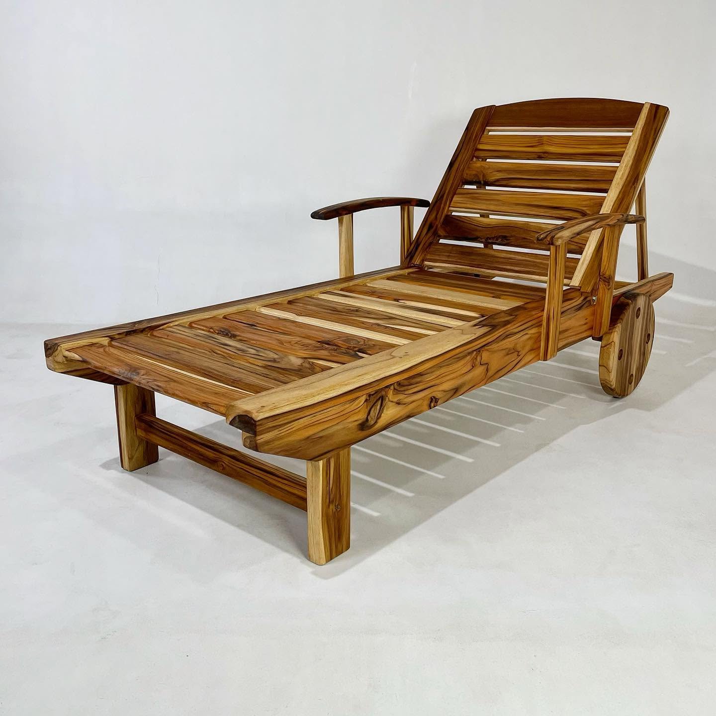 Silla larga chaise de madera para exterior